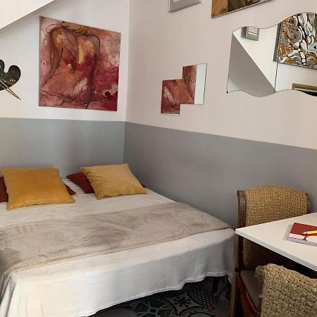 Artist Mini Estudio Apartment Lisbon Bagian luar foto